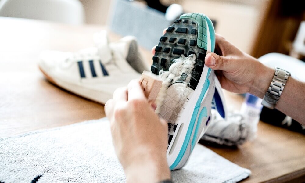 hướng dẫn giặt giày thể thao